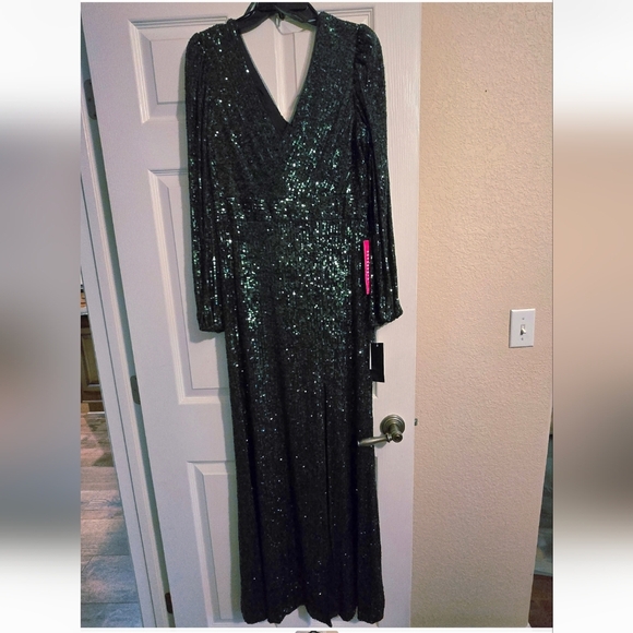 NEW!! Xscape Hunter Green Sequin Gown Size 14 - Picture 1 of 11